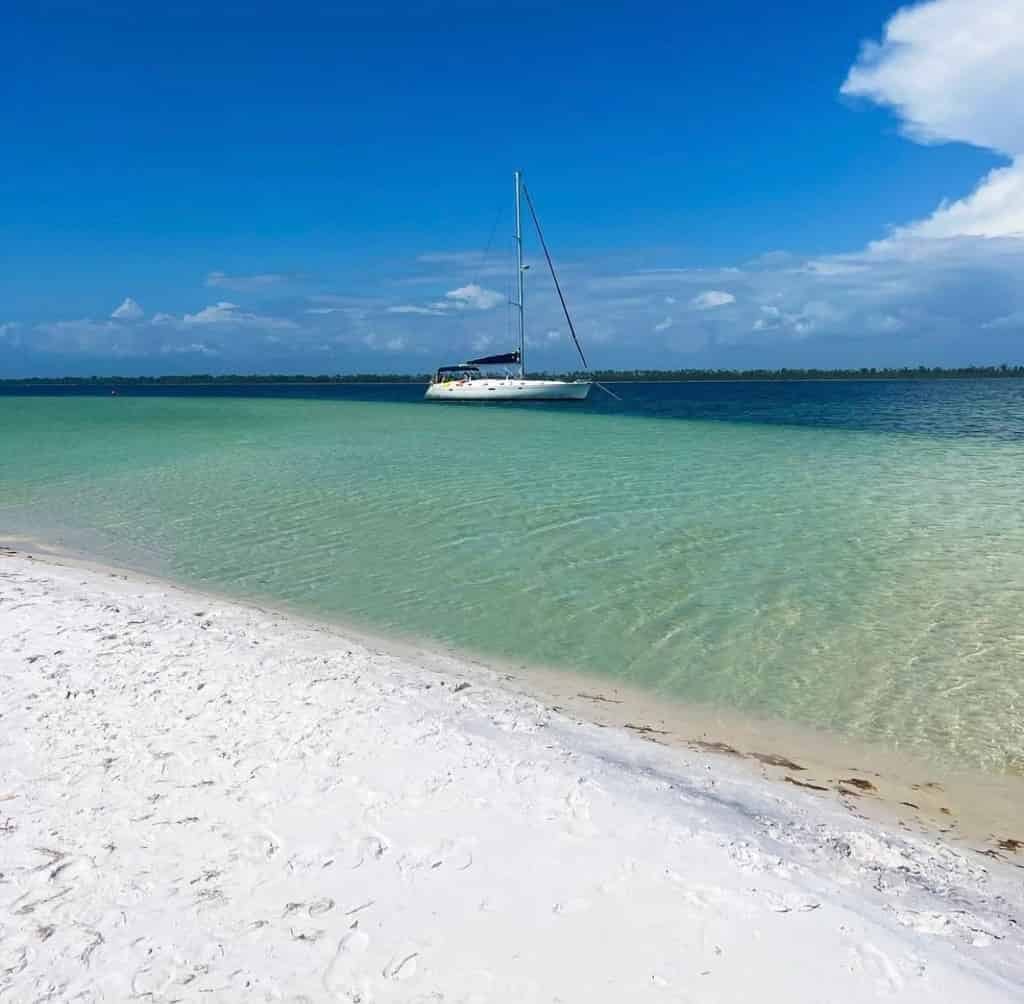 Snorkel-Swim-and-Dolphin-Sail-on-the-Ohana-Sailboat