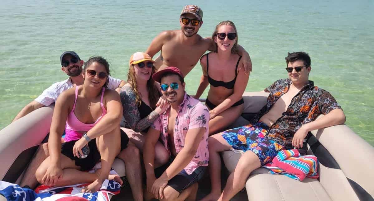 4-Hour-Queens-Chariot-Pontoon-Rental