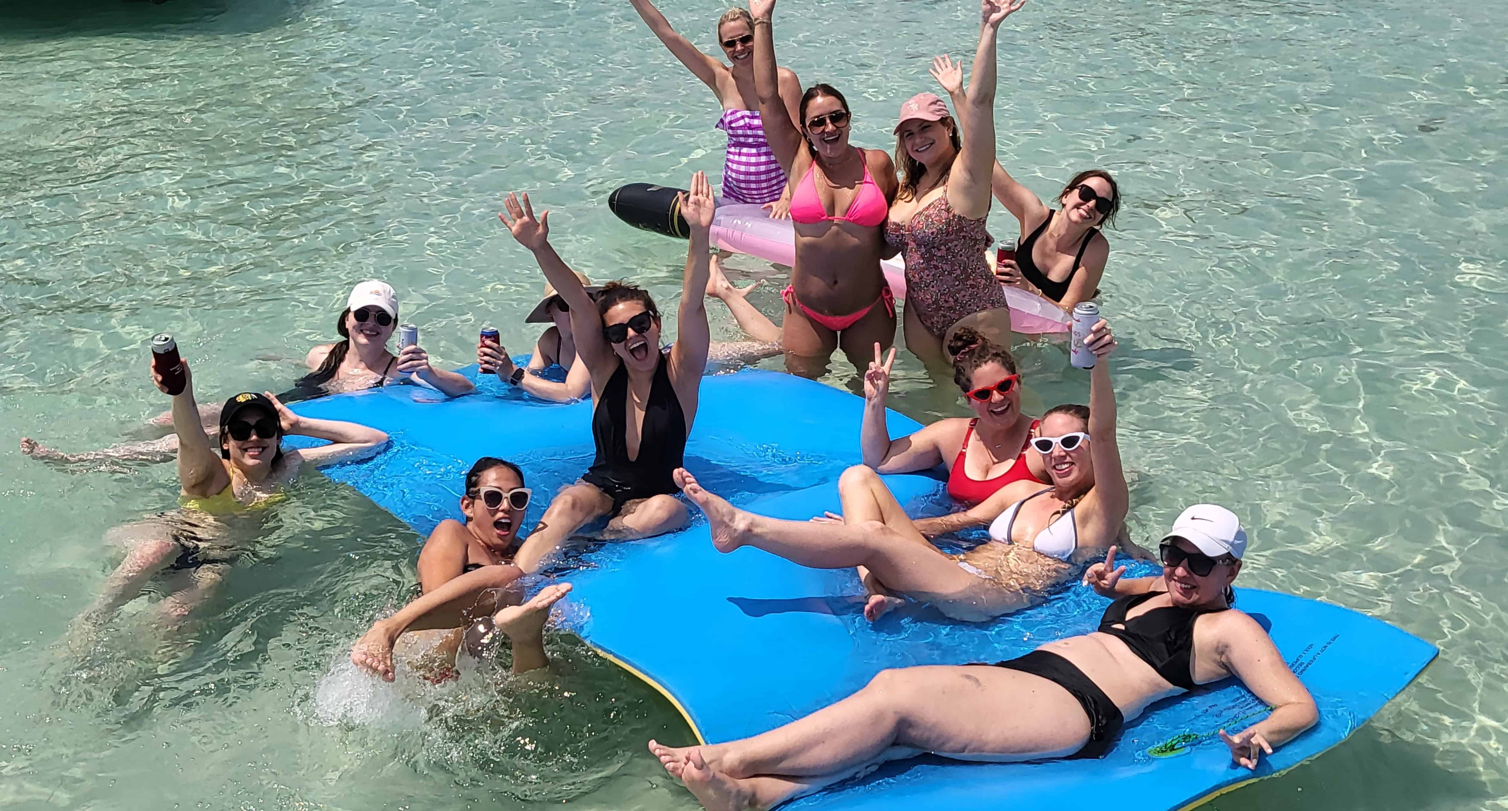 4-Hour-Queens-Chariot-Pontoon-Rental