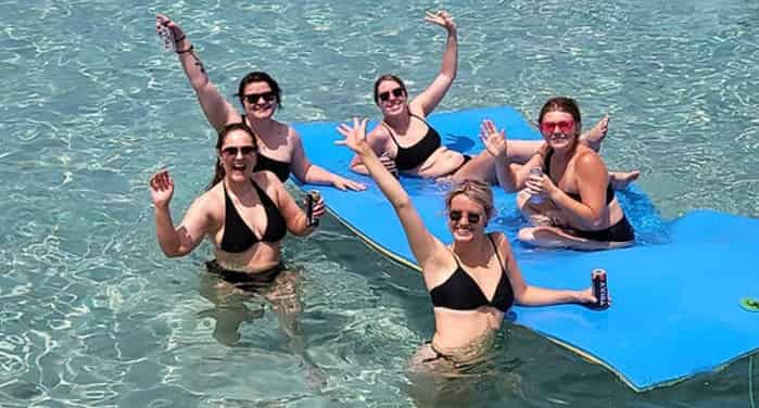 4-Hour-Queens-Chariot-Pontoon-Rental