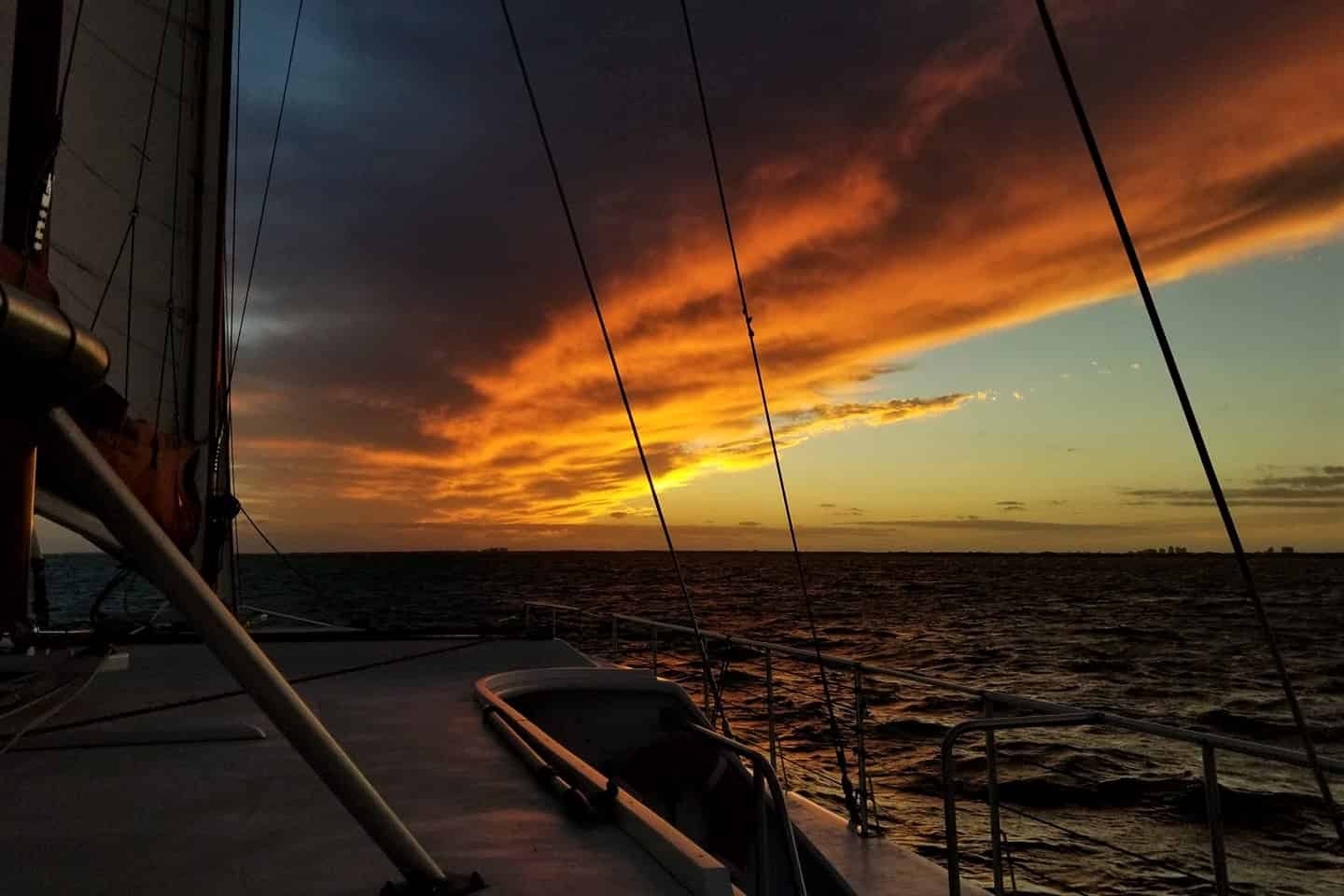 Fort-Lauderdale-Cast-Away-the-Day-Sunset-Cruise