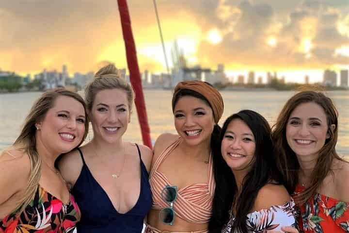 Fort-Lauderdale-Cast-Away-the-Day-Sunset-Cruise