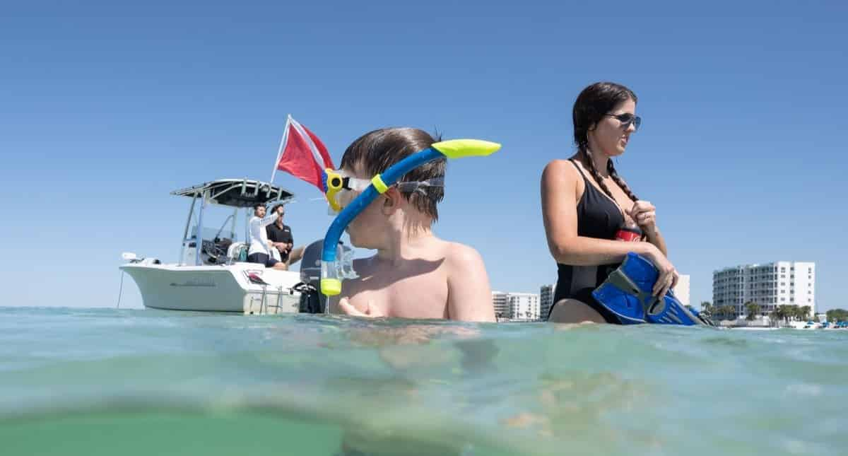 Crab-Island-Dolphin-Cruise-and-Jetty-Snorkeling