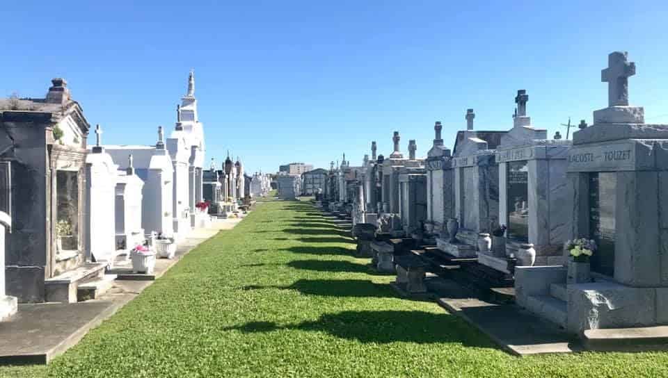 Beyond-the-Grave-Cemetery-Tour