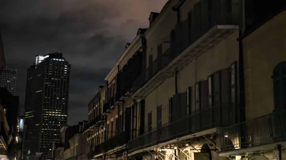 New-Orleans-Ghost-Bus-Tour