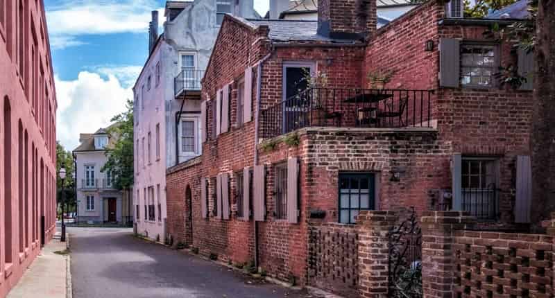 Charlestons-Alleys-and-Hidden-Passages-Walking-Tour