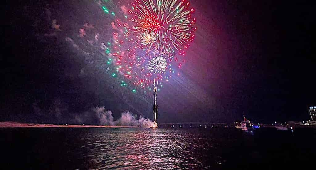 Thursday-Night-Fireworks-Cruise-from-Fort-Walton-Beach