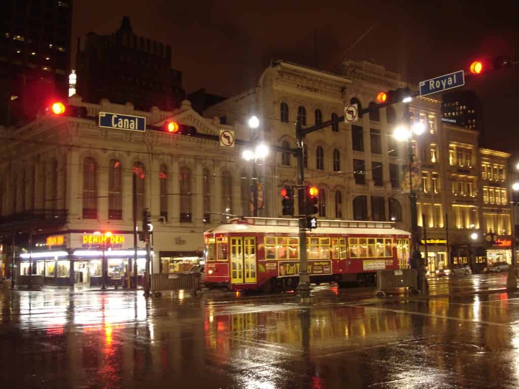 Ghosts-And-Spirits-Night-Time-Walking-Tour-By-Grayline-New-Orleans