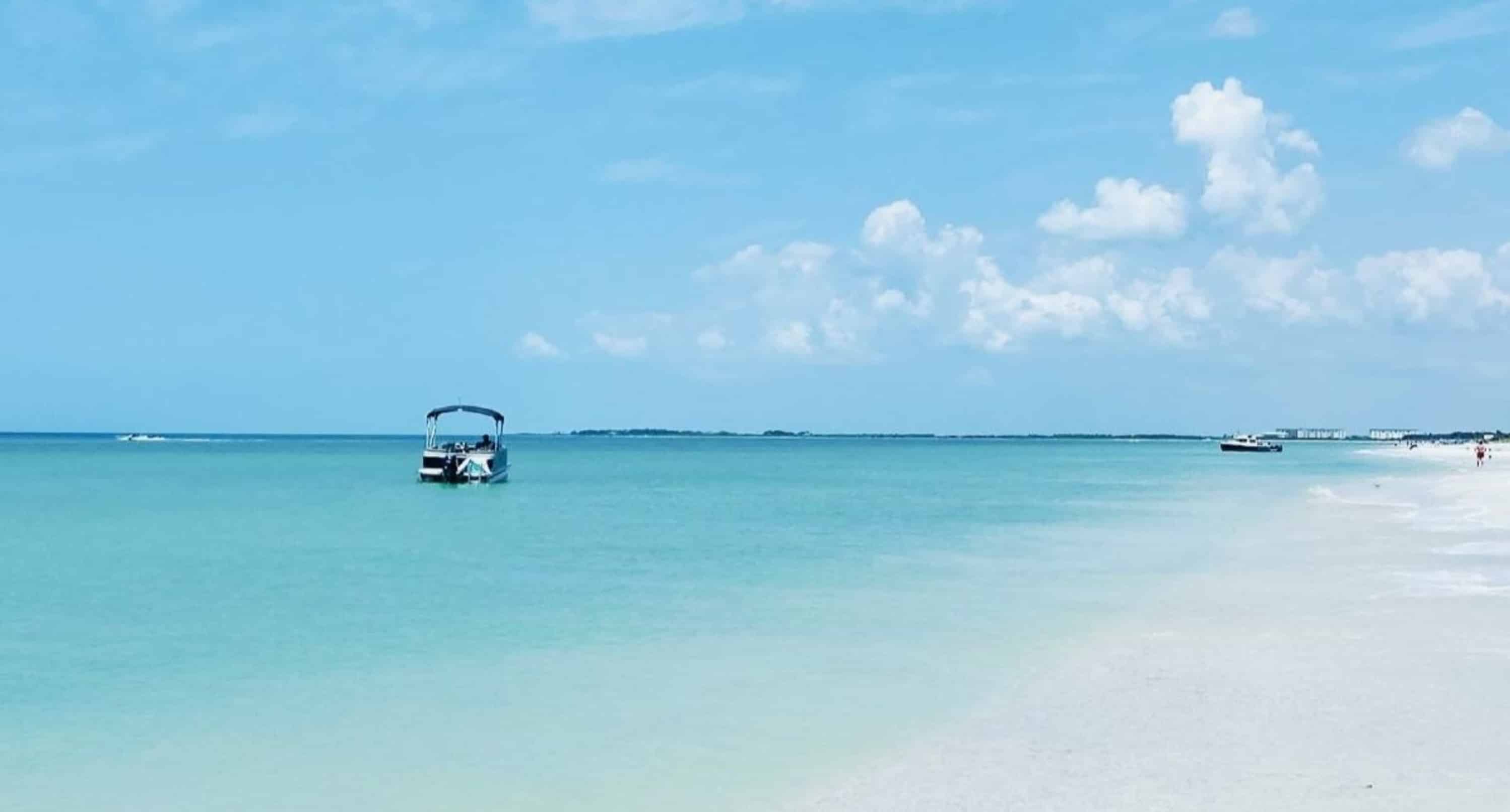 The-Lounge-Pontoon-Island-Excursion