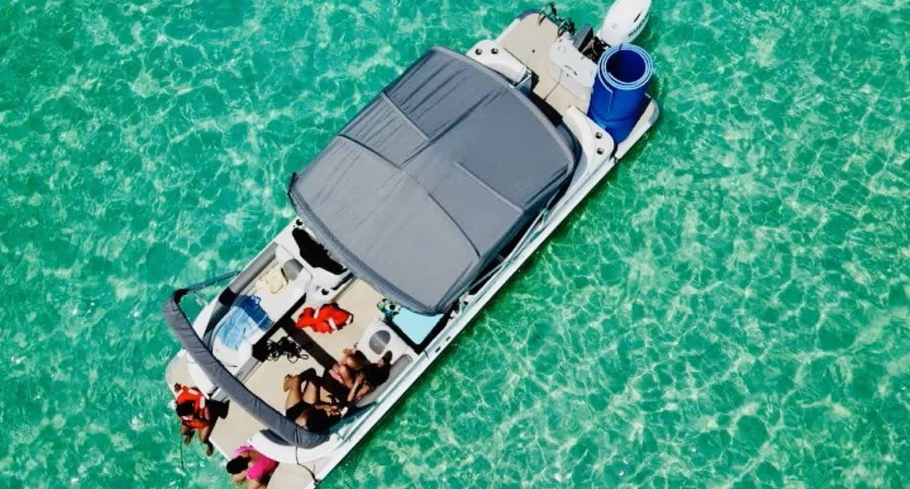 The-Lounge-Pontoon-Island-Excursion