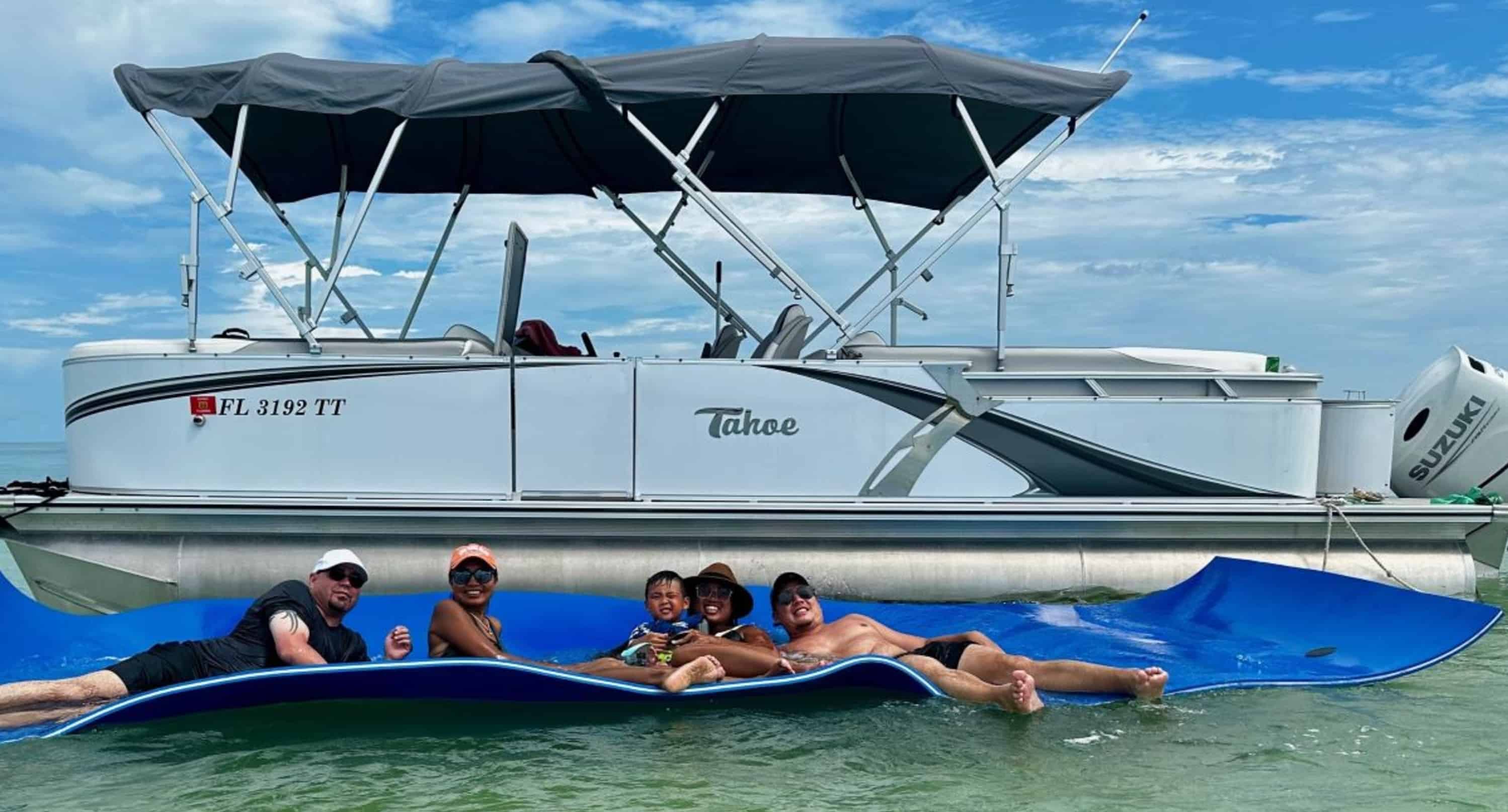 The-Lounge-Pontoon-Island-Excursion