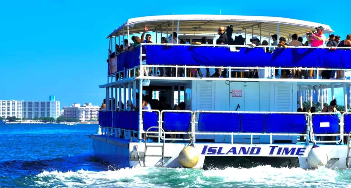 Miamis-Top-Sunset-Celebration-Boat-Tour