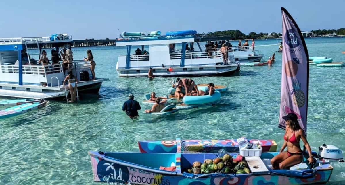 Private-Pontoon-Charter-Up-To-24-Passengers
