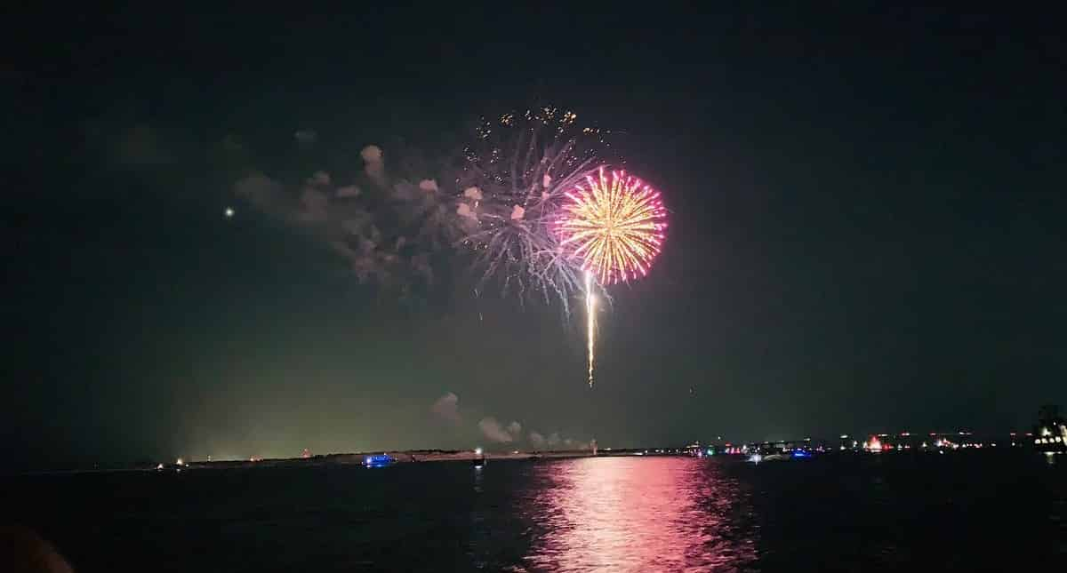 Destin-Harbor-Fireworks-Cruise-Aboard-The-Sunventure