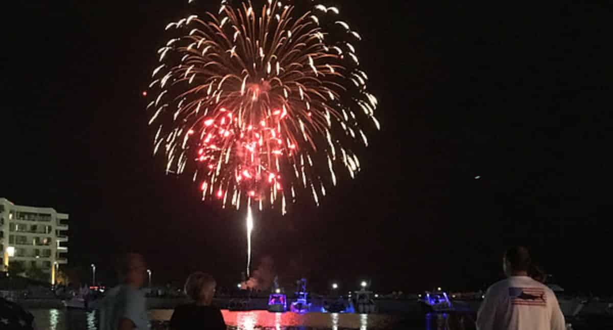 Destin-Harbor-Fireworks-Cruise-Aboard-The-Sunventure