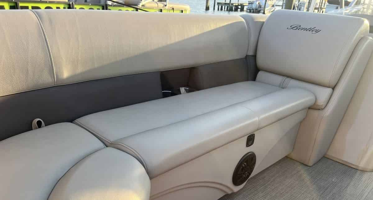 24-Foot-Bentley-Pontoon-Rental