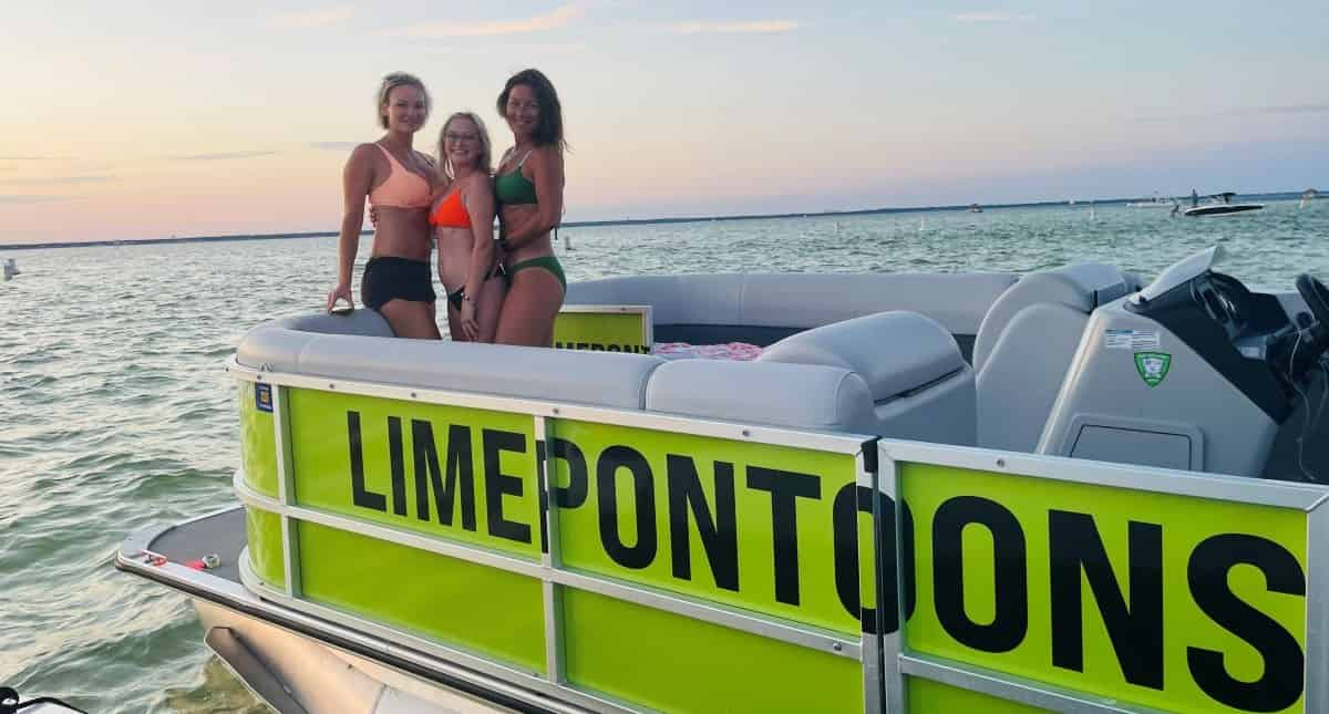 24-Foot-Bentley-Pontoon-Rental