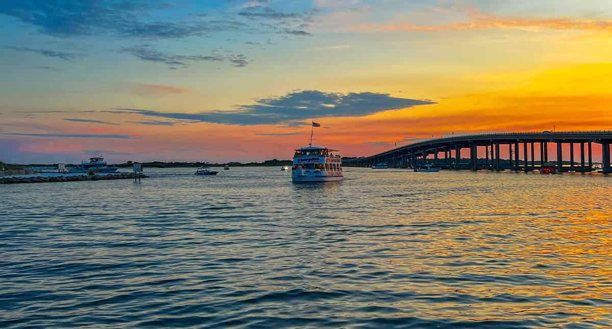 HarborWalk-Village-Sunset-Dolphin-Cruise