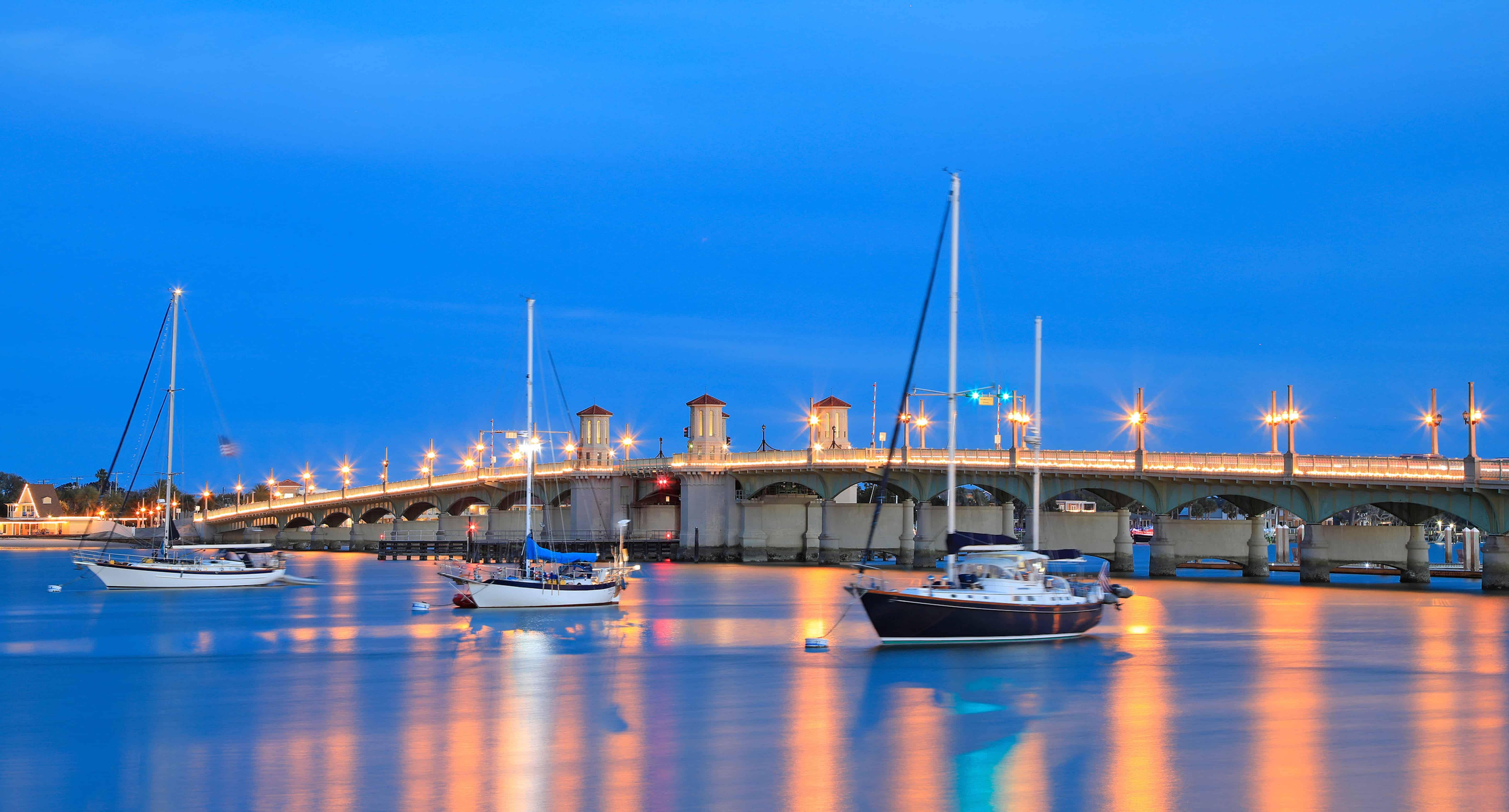 Live-Music-Sunset-Sail-And-Nights-Of-Lights-Viewing