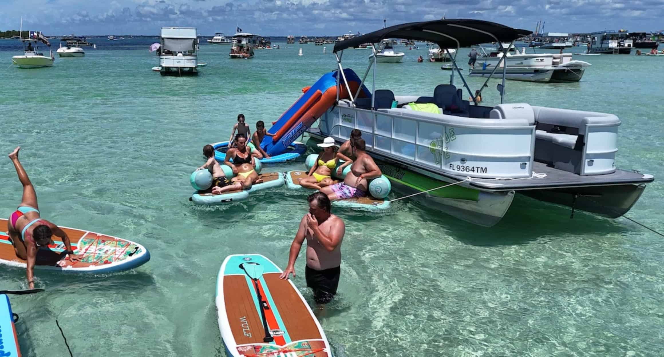 24-Foot-Bentley-Lime-in-the-Coconut-Pontoon-Rental