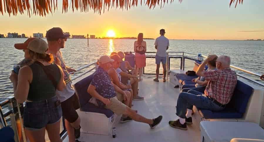 Fort-Myers-Beach-Sunset-Dolphin-Cruise-with-Sanibel-Lighthouse-Views