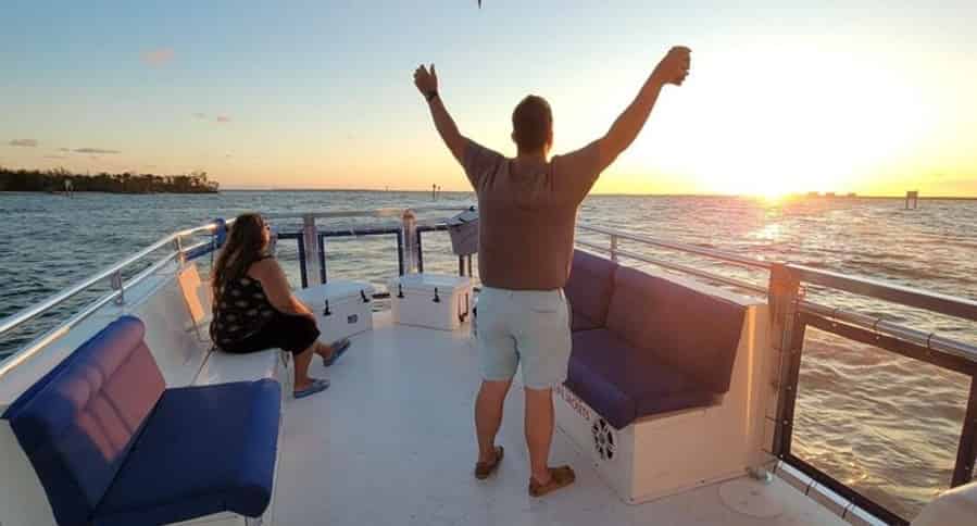 Fort-Myers-Beach-Sunset-Dolphin-Cruise-with-Sanibel-Lighthouse-Views