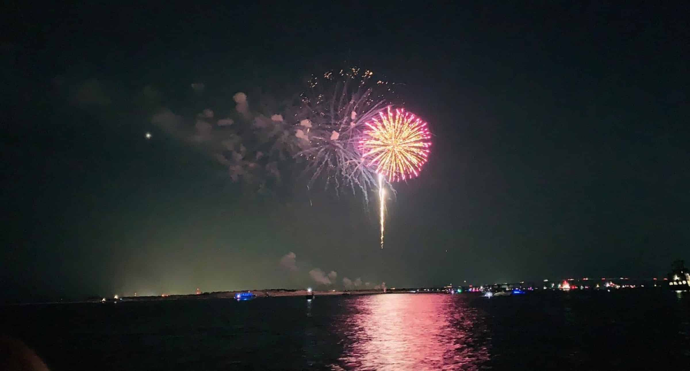 Sandestin-Fireworks-Cruise-Aboard-The-Sunventure-II