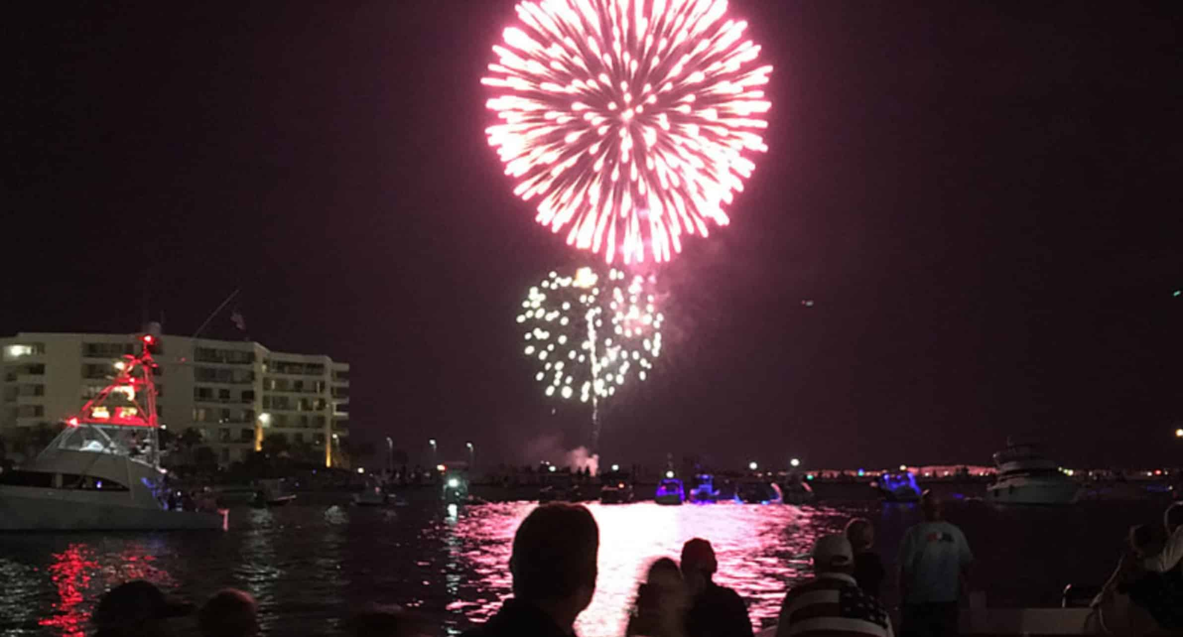 Sandestin-Fireworks-Cruise-Aboard-The-Sunventure-II