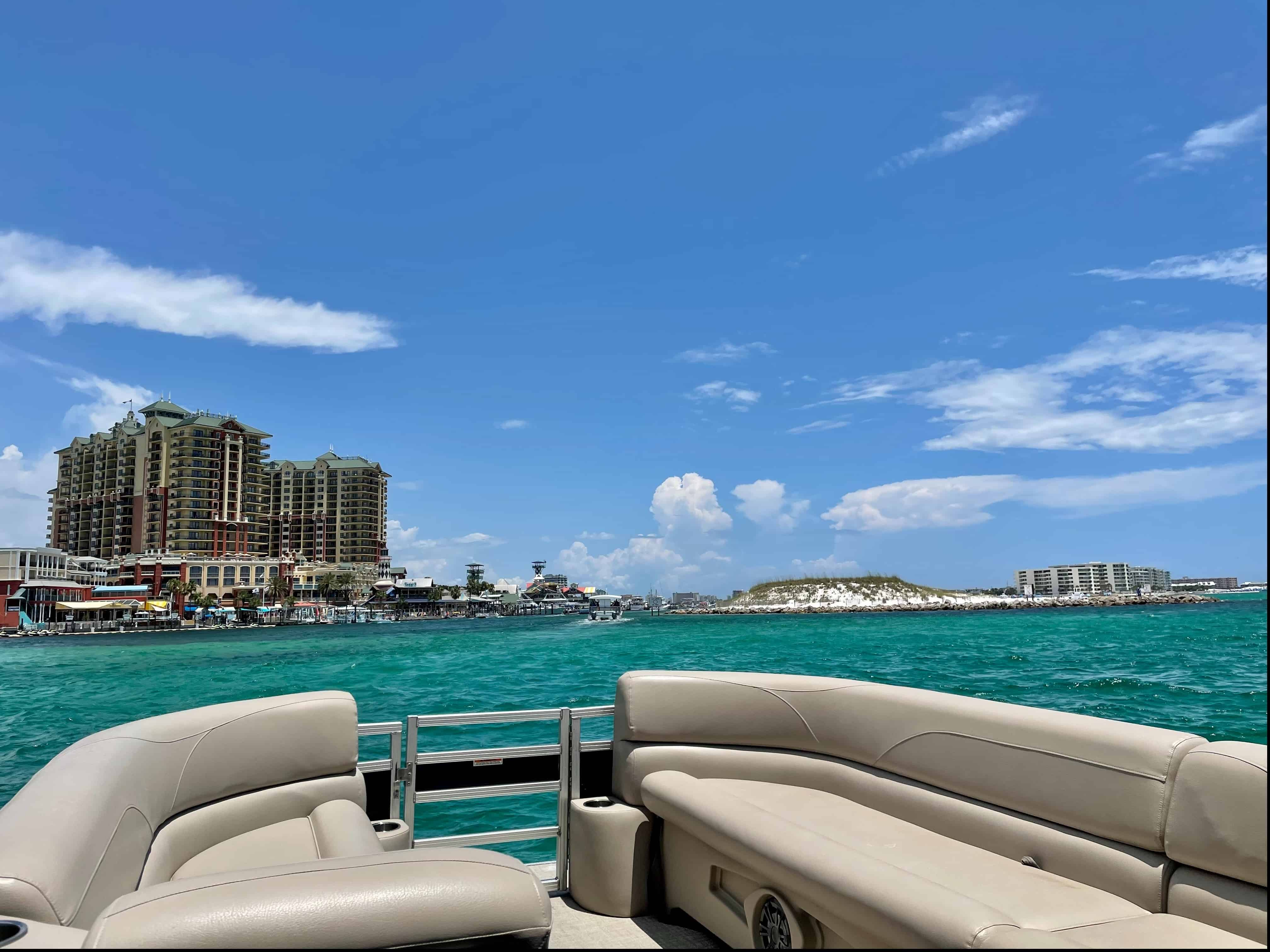 Destin-Pontoon-Boat-Rental-with-Gilligan-s-Watersports