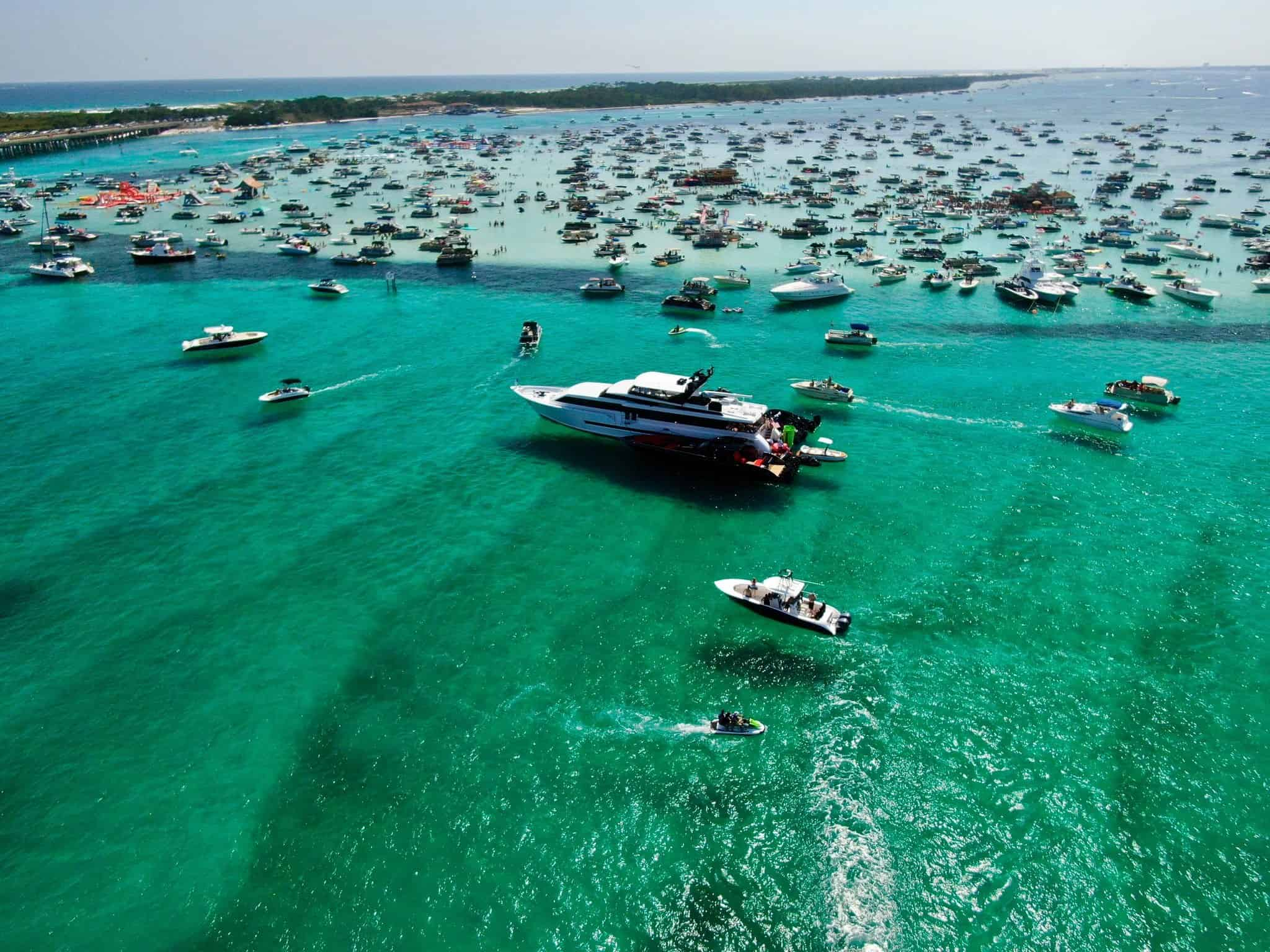 Destin-Pontoon-Boat-Rental-with-Gilligan-s-Watersports