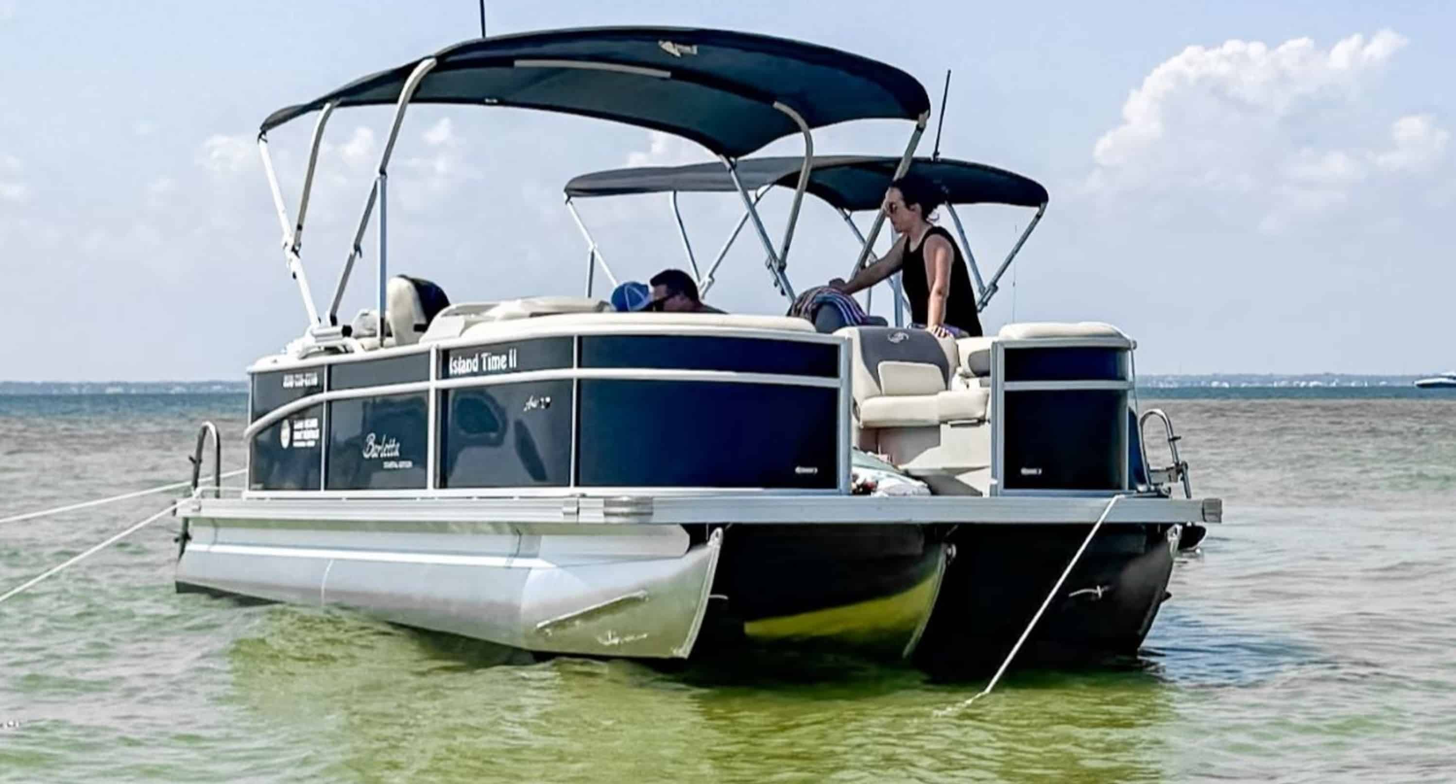 Pensacola-Beach-Luxury-Tritoon-Rental