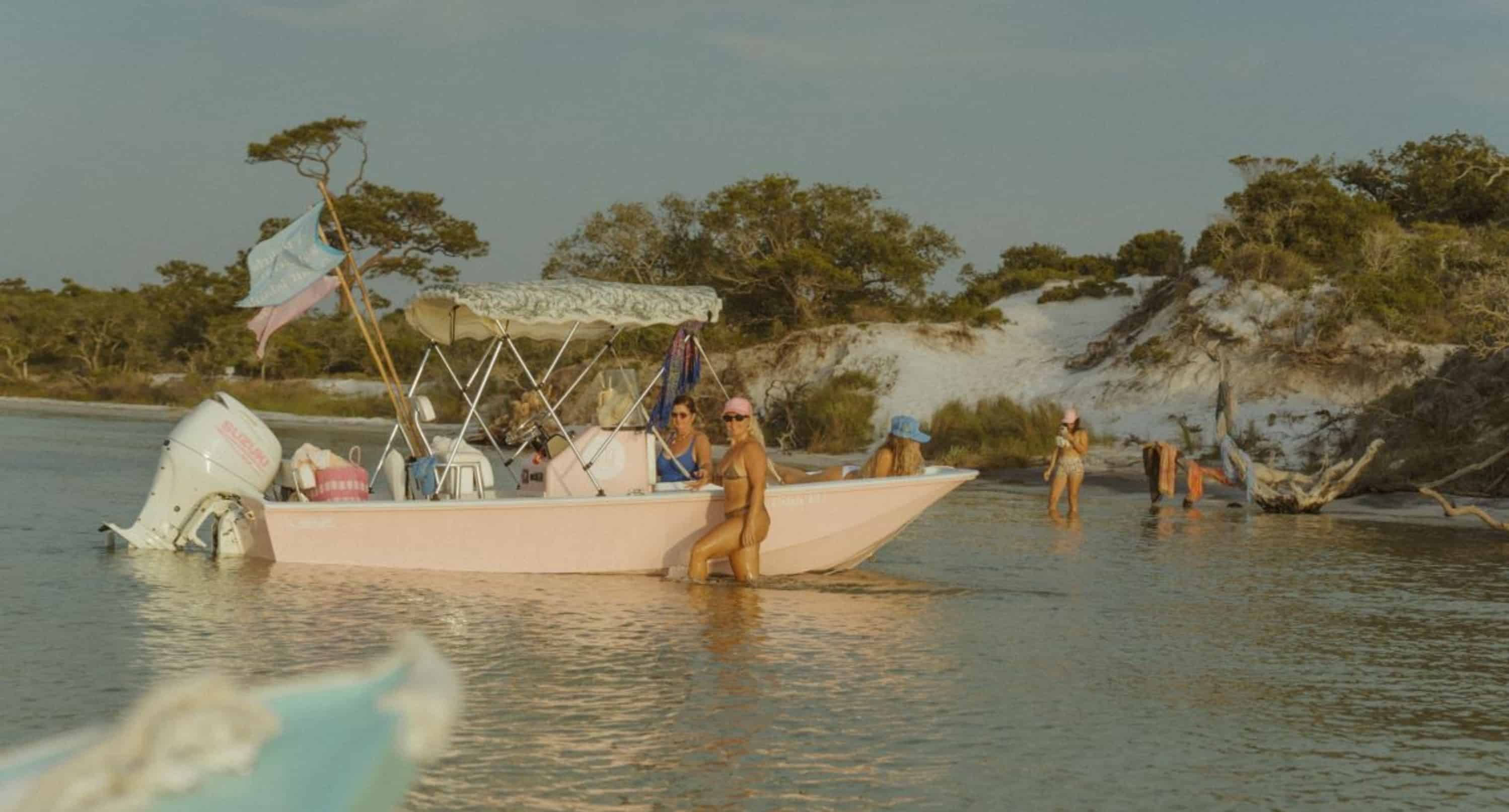 Fort-Walton-Beach-Seas-The-Day-Island-Getaway