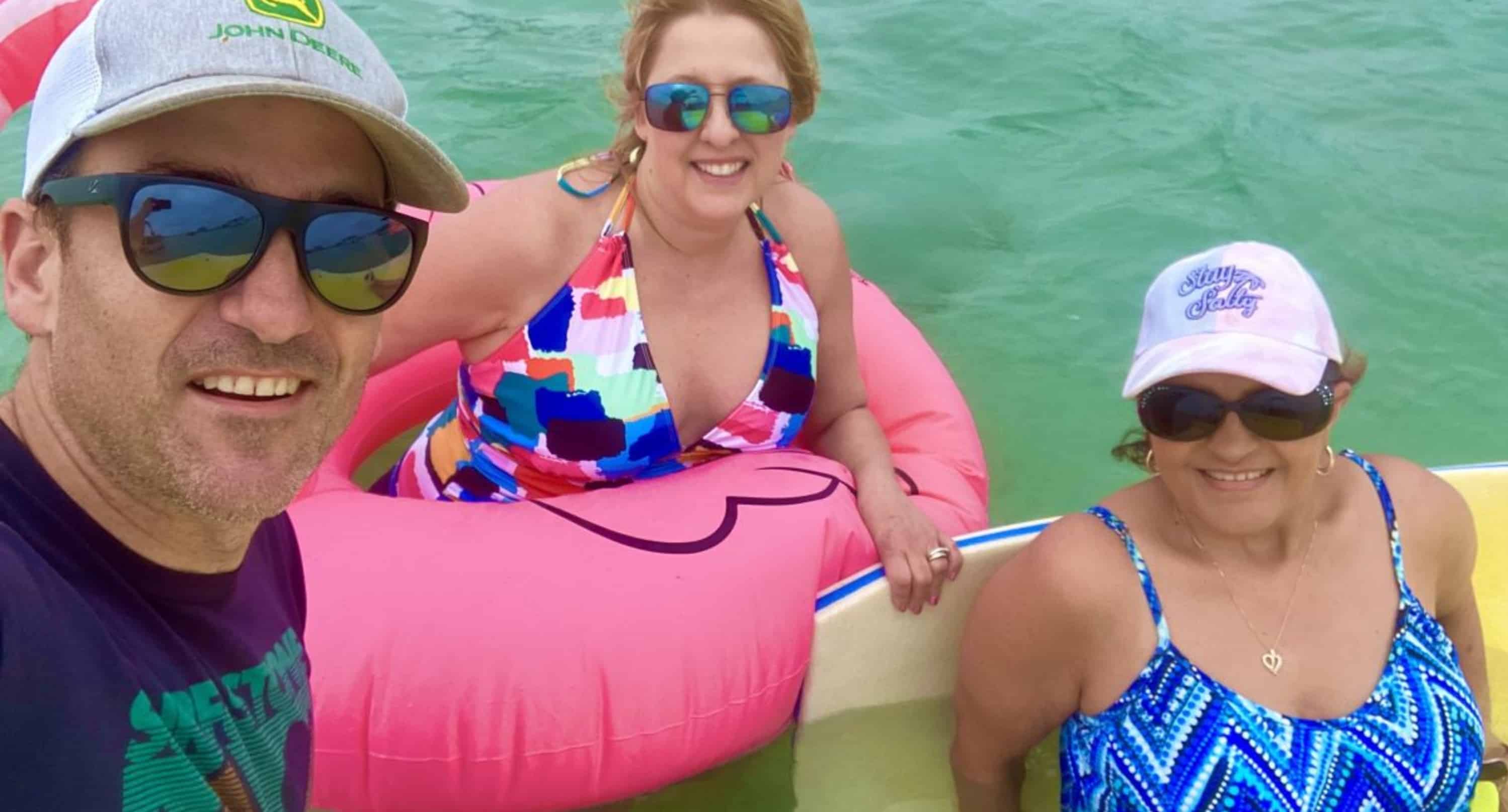 Destin-Boat-Adventure-Aboard-A-Bentley-Tritoon