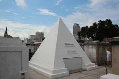 French Quarter and Cemetery Tour By New Orleans Legendary Walking Tours