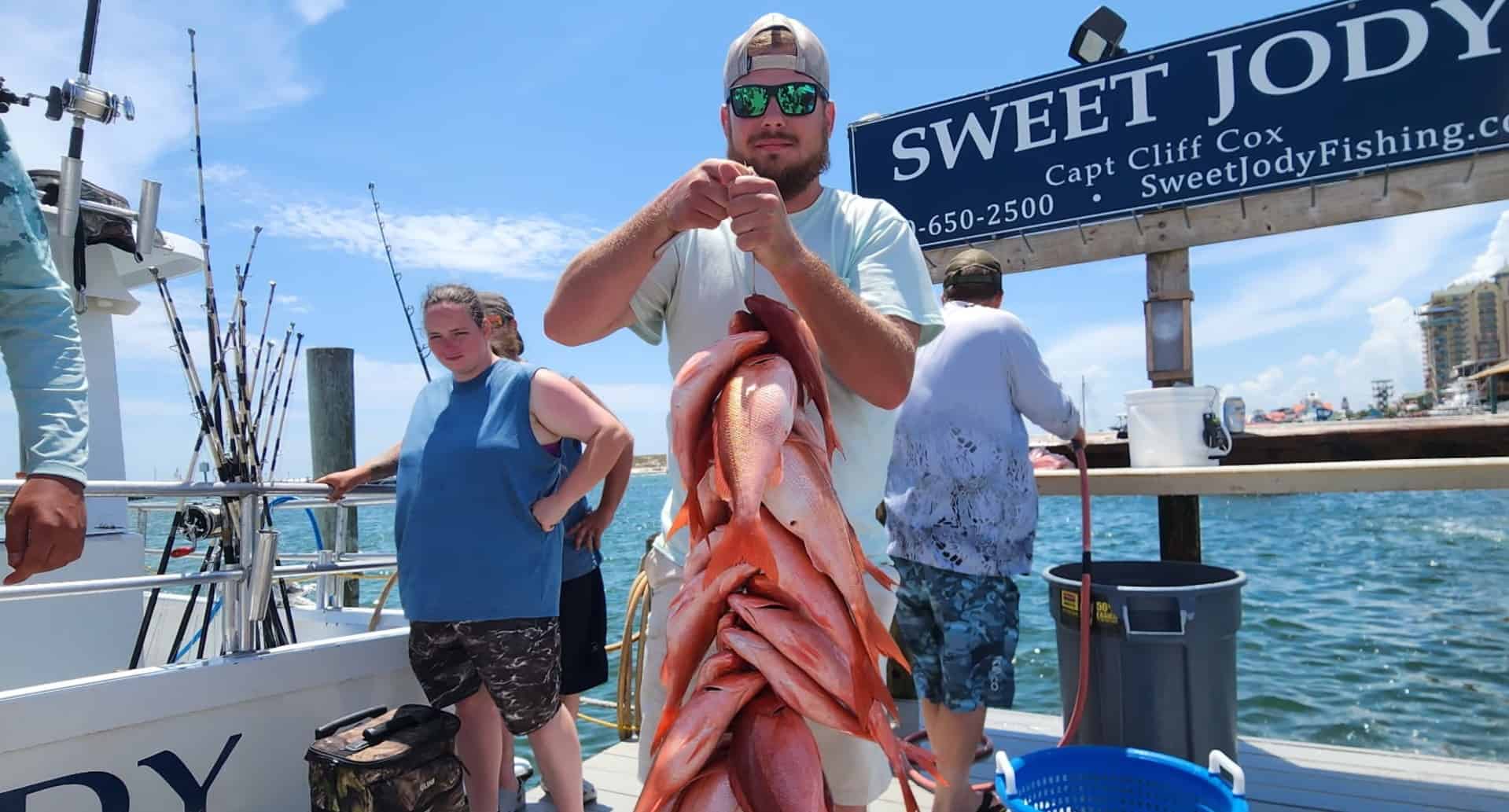 Destin-Deep-Sea-Family-Friendly-Party-Boat-Fishing
