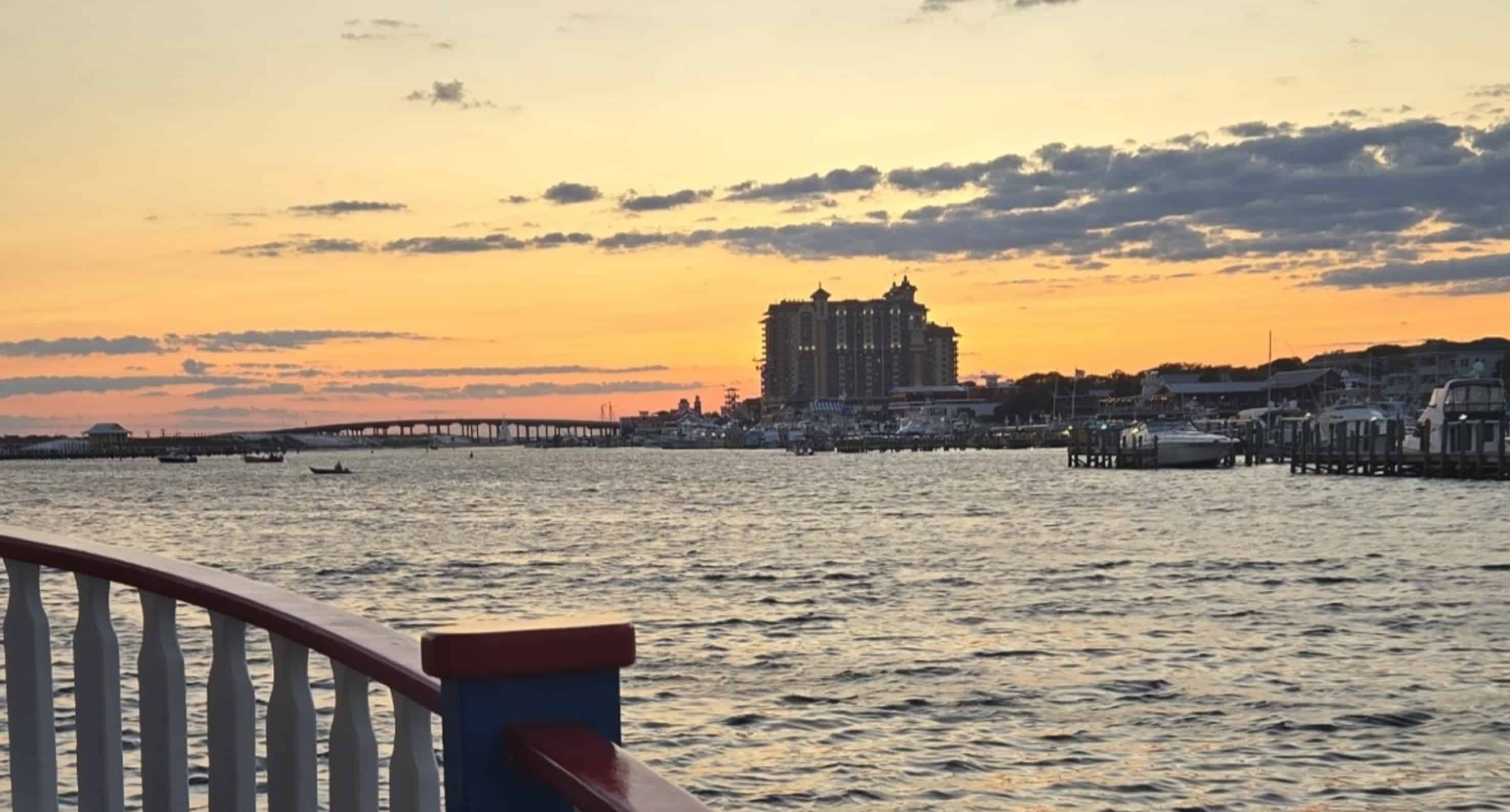 Destin-Harbor-Murder-Mystery-Dinner-Cruise
