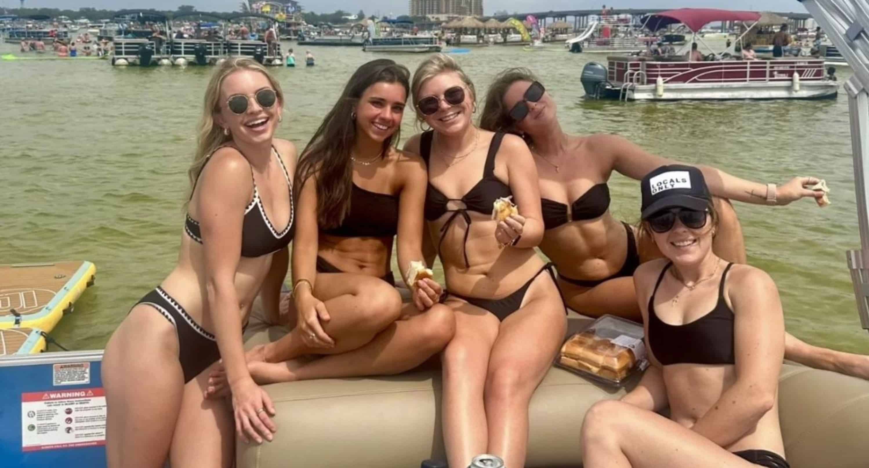 Fort-Walton-Beach-Private-Pontoon-Charter-with-Paddleboards