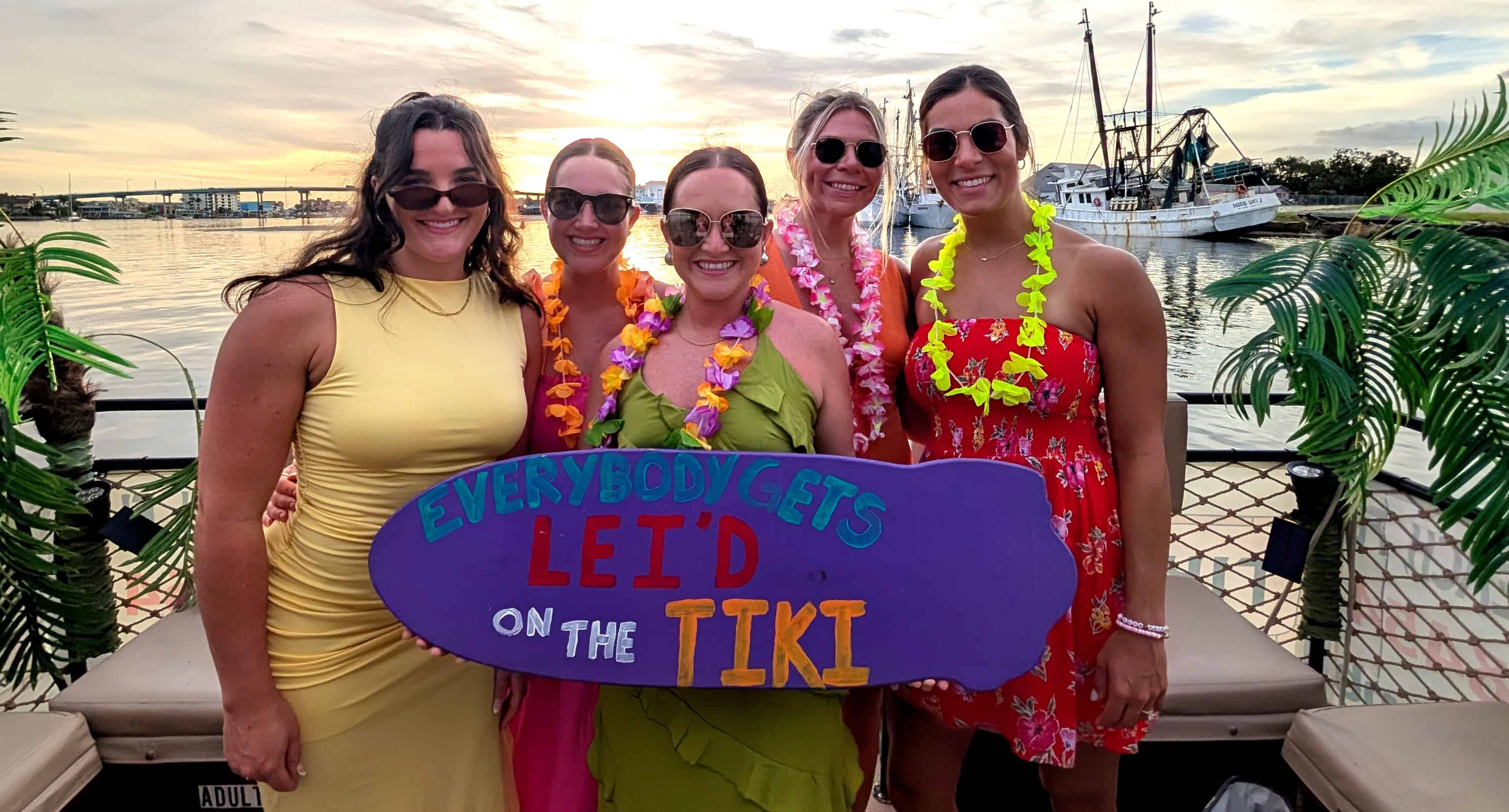 Fort-Myers-Beach-Adults-Only-Tiki-Pub-Dolphin-Sunset-Cruise