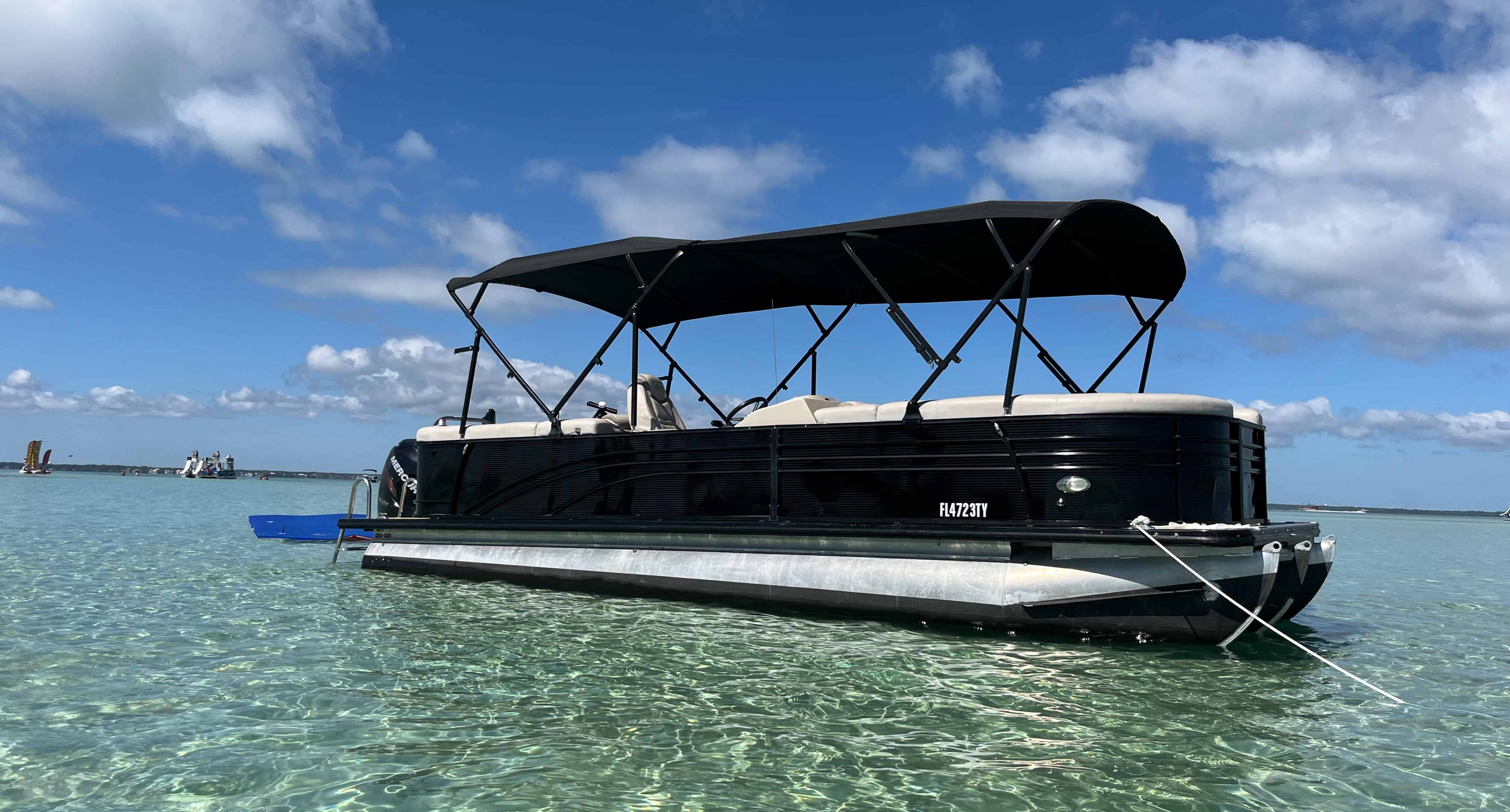 Fort-Walton-Beach-Harris-Sunliner-240-Quad-Lounge-Pontoon-Charter-with-Captain