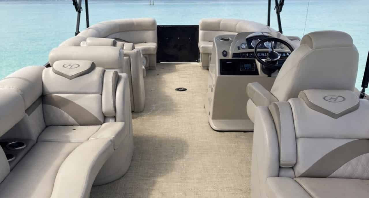 Fort-Walton-Beach-Harris-Sunliner-240-Quad-Lounge-Pontoon-Charter-with-Captain