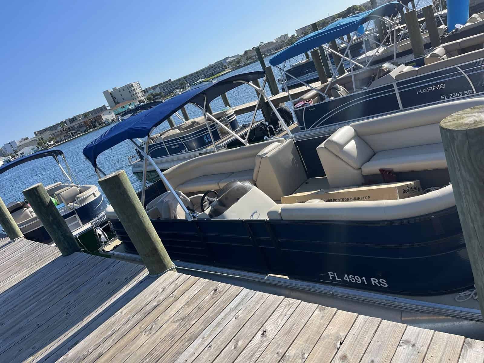Fort-Walton-Beach-Pelican-Pontoon-Rental-for-up-to-10-passengers