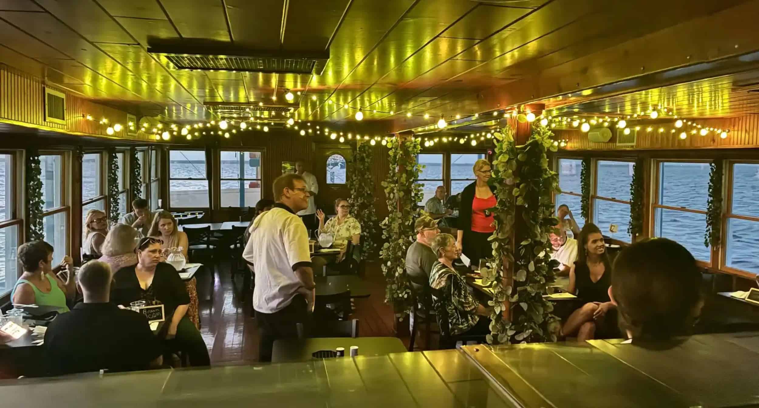 Destin-Murder-Mystery-Dinner-Cruise-Aboard-the-Happy-Life