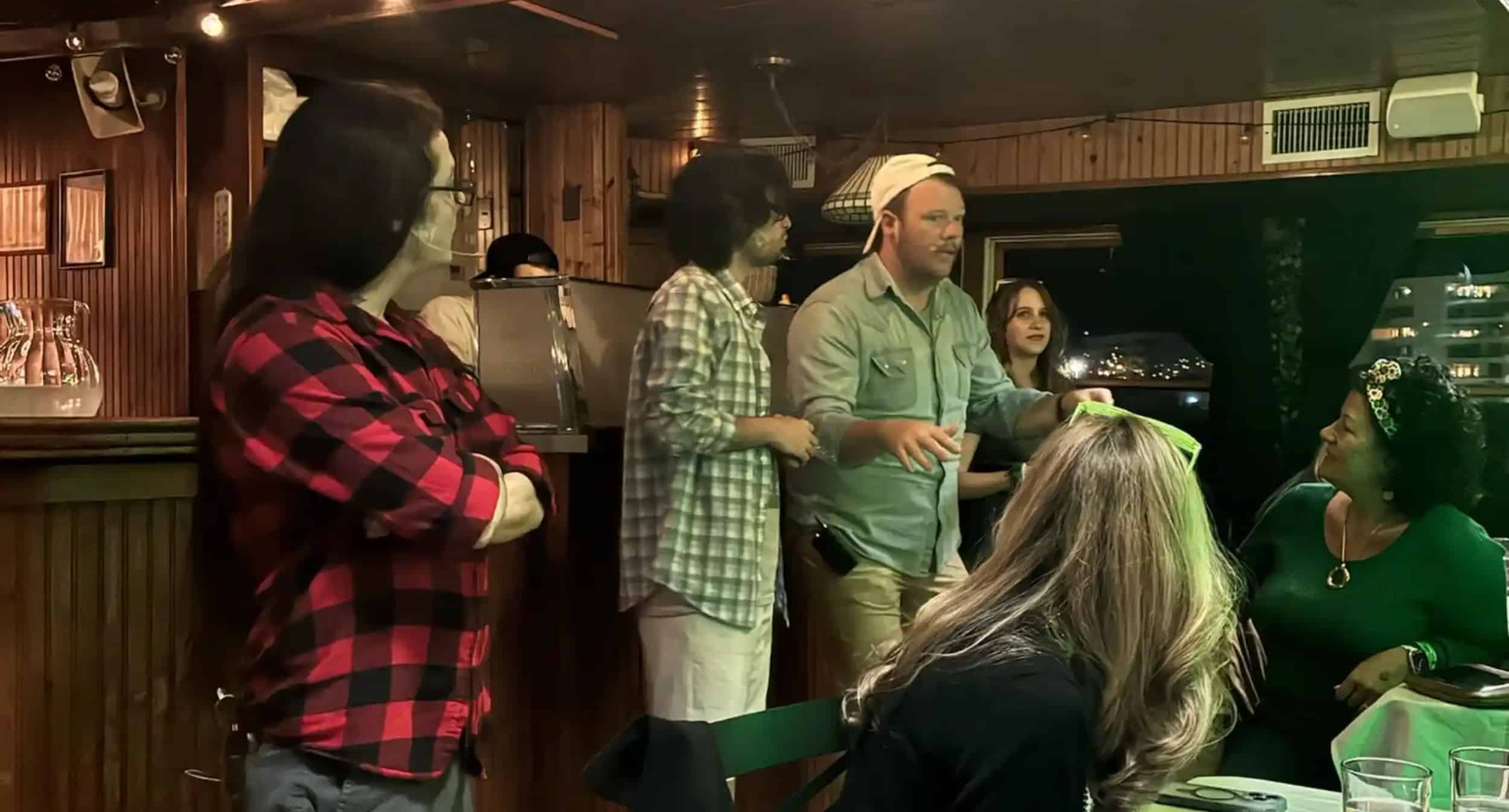 Destin-Murder-Mystery-Dinner-Cruise-Aboard-the-Happy-Life