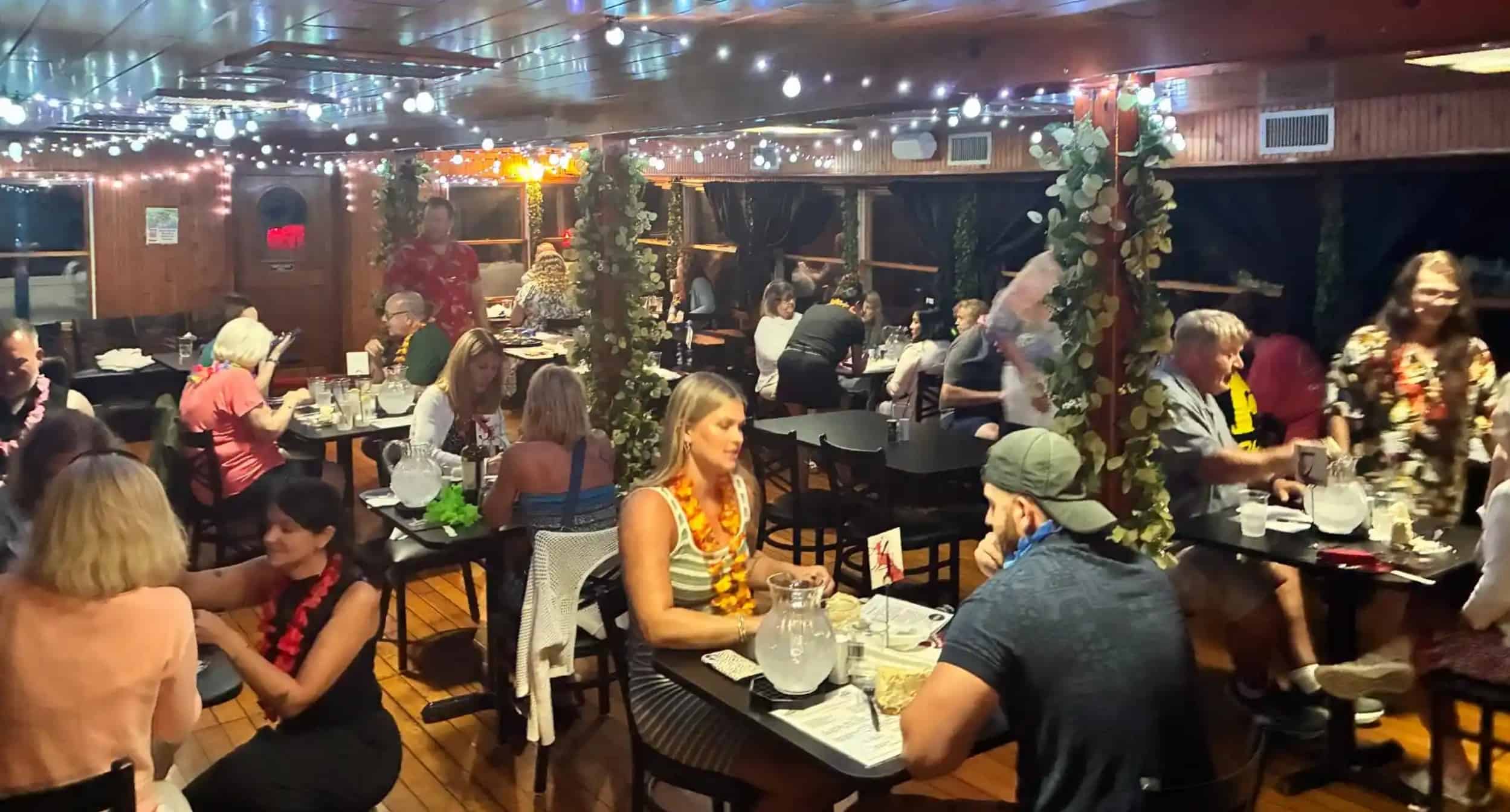 Destin-Murder-Mystery-Dinner-Cruise-Aboard-the-Happy-Life