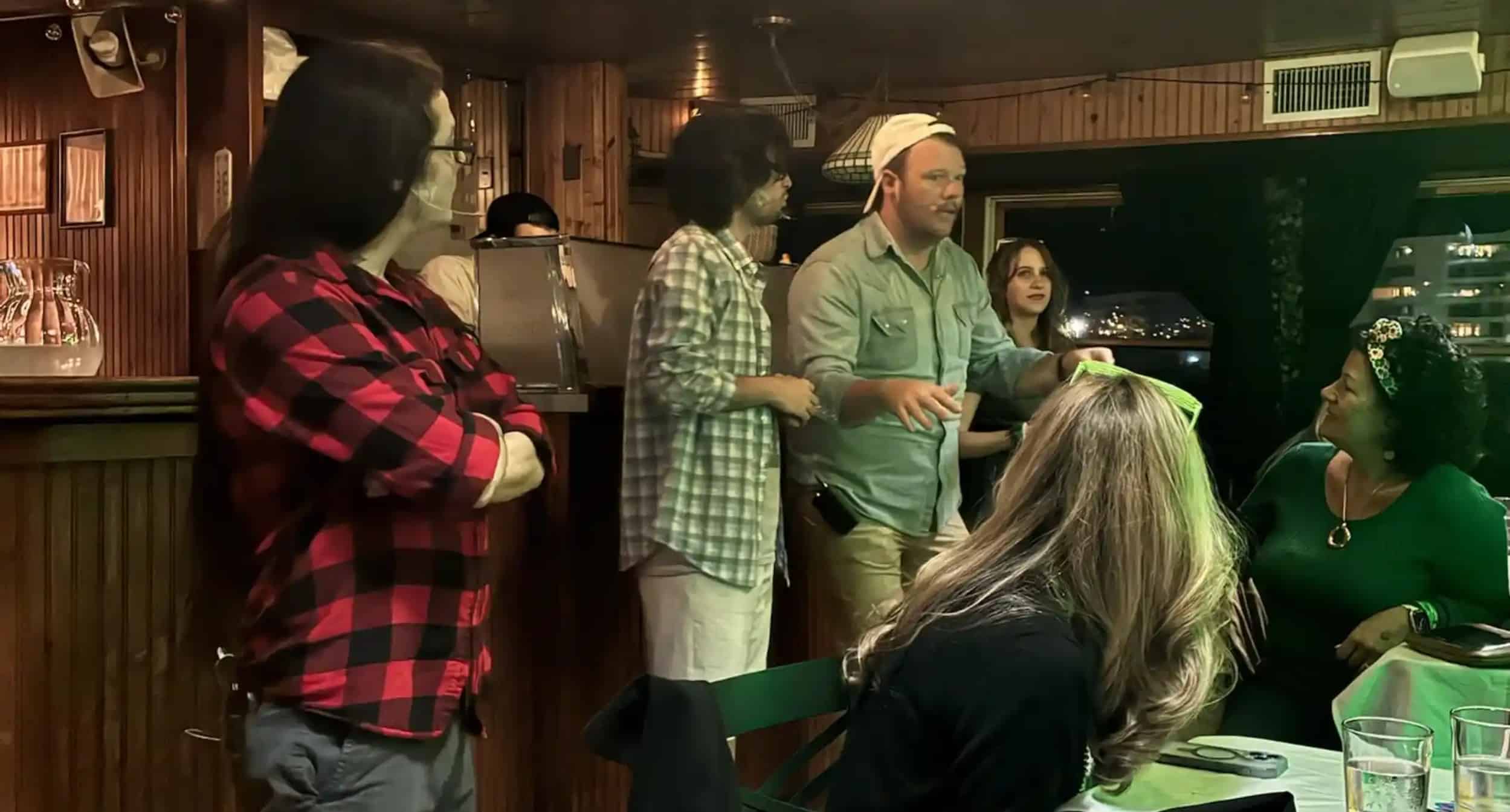 Destin-Riverboat-Karaoke-Cruise-Aboard-the-Happy-Life