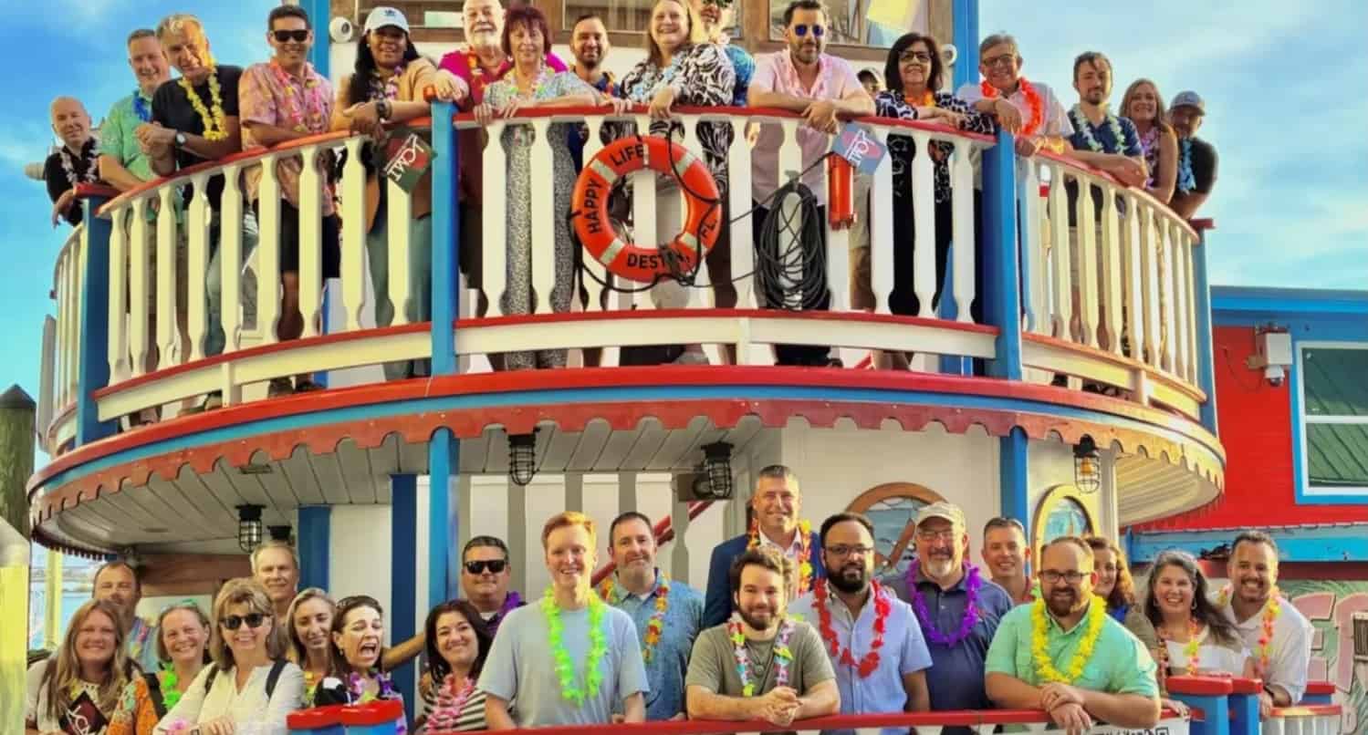Destin-Riverboat-Karaoke-Cruise-Aboard-the-Happy-Life