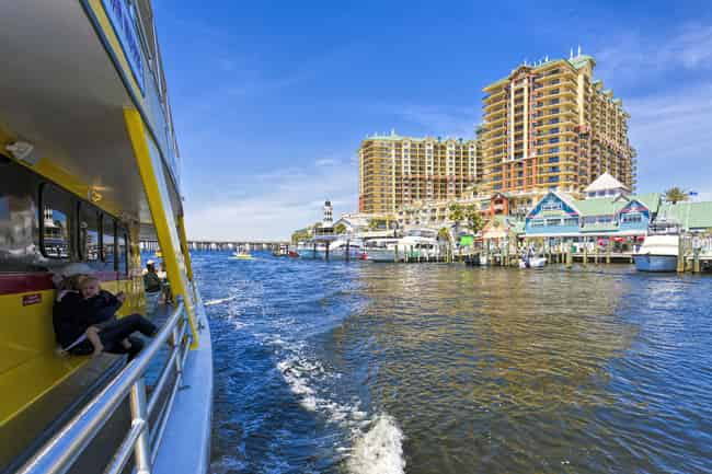 Dolphin-Watch-and-Destin-History-Cruise