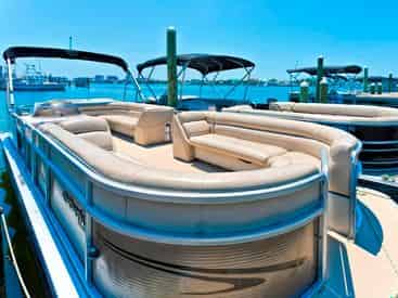 Destin Pontoon Boat Rental with Gilligan's Watersports