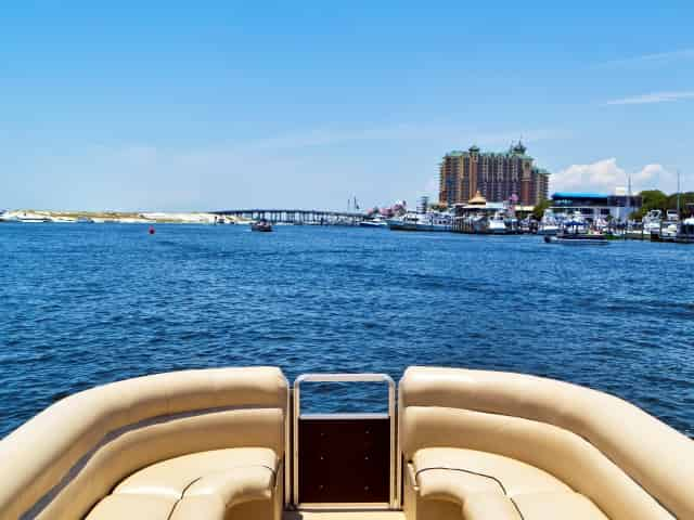 Destin-Pontoon-Boat-Rental-with-Gilligan-s-Watersports