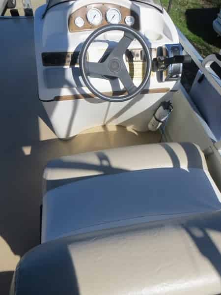 20-ft-Pontoon-Boat-Rental-with-Power-Up-Watersports-10-Passengers